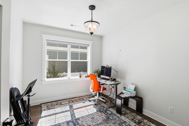 409 Sand Pointe Drive, Central Point, OR 97502