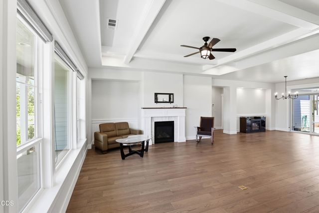 409 Sand Pointe Drive, Central Point, OR 97502