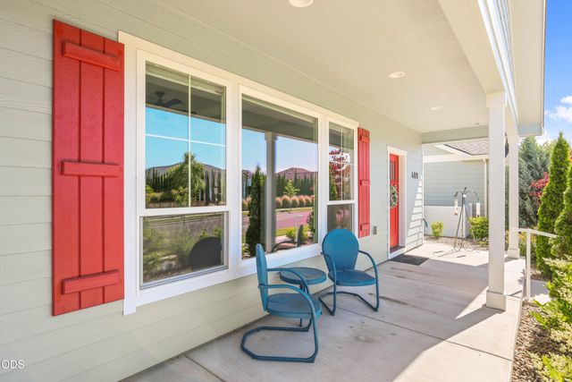 409 Sand Pointe Drive, Central Point, OR 97502