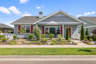 409 Sand Pointe Drive, Central Point, OR 97502