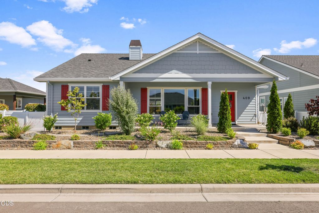 409 Sand Pointe Drive, Central Point, OR 97502