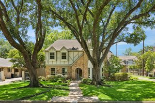 851 Glenchester Drive, Houston, TX 77079