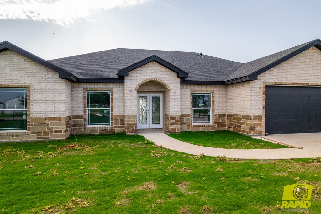 Image 5 of property listing at 7352 Rust Road, San Angelo, TX 76905