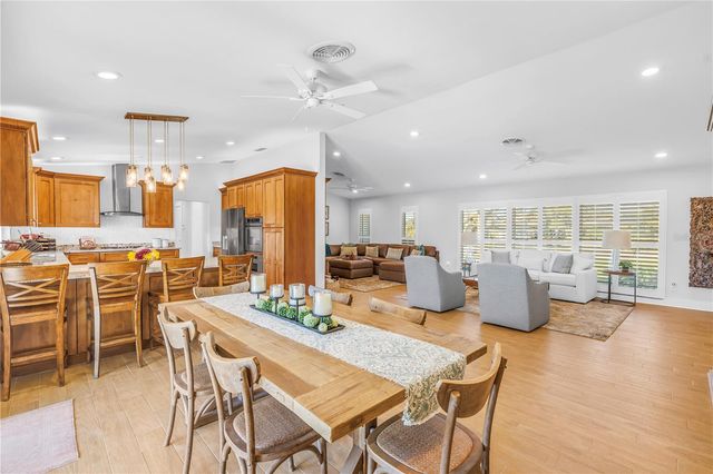 5166 HORSESHOE PLACE NE, St Petersburg, FL 33703