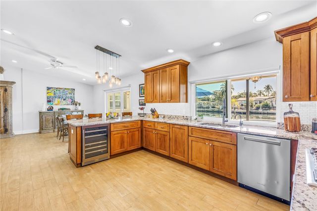 5166 HORSESHOE PLACE NE, St Petersburg, FL 33703