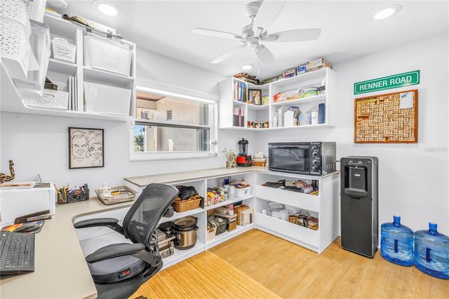 5166 HORSESHOE PLACE NE, St Petersburg, FL 33703