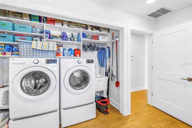 5166 HORSESHOE PLACE NE, St Petersburg, FL 33703