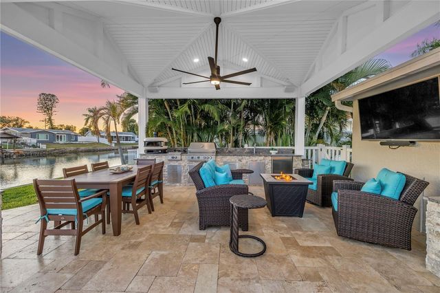 5166 HORSESHOE PLACE NE, St Petersburg, FL 33703