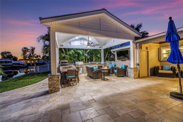 5166 HORSESHOE PLACE NE, St Petersburg, FL 33703