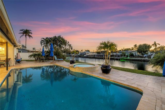 5166 HORSESHOE PLACE NE, St Petersburg, FL 33703