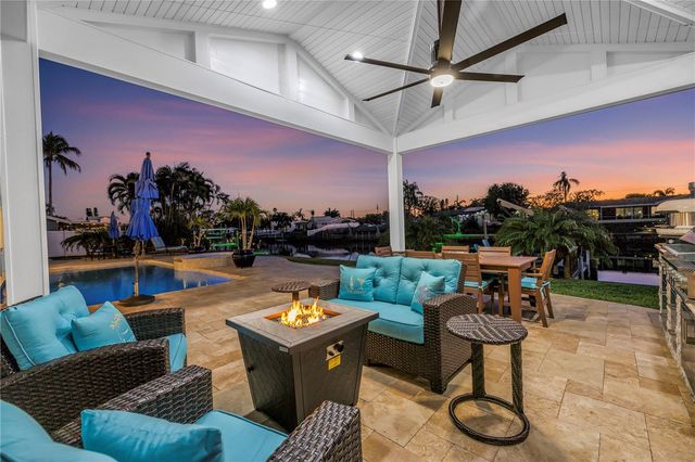 5166 HORSESHOE PLACE NE, St Petersburg, FL 33703