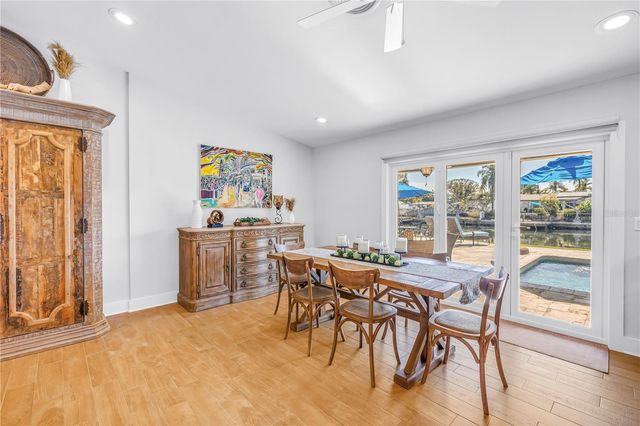 5166 HORSESHOE PLACE NE, St Petersburg, FL 33703