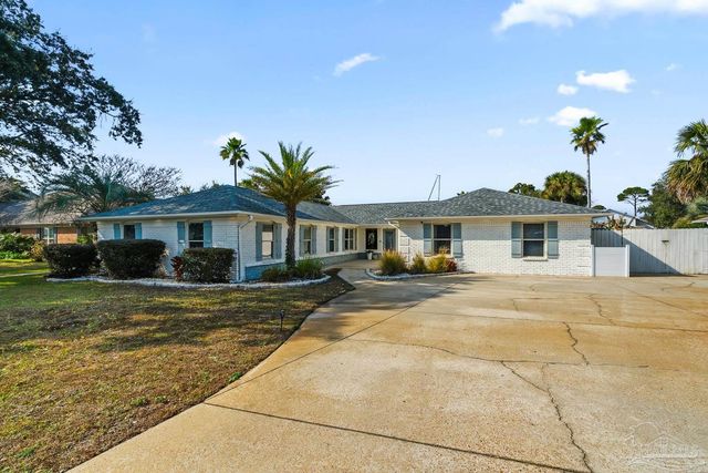 961 Aquamarine Dr, Gulf Breeze, FL 32563