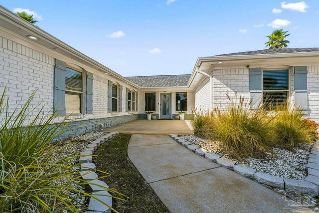 961 Aquamarine Dr, Gulf Breeze, FL 32563