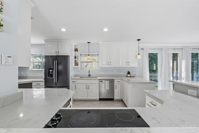 961 Aquamarine Dr, Gulf Breeze, FL 32563