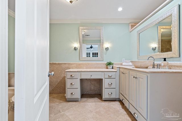 961 Aquamarine Dr, Gulf Breeze, FL 32563