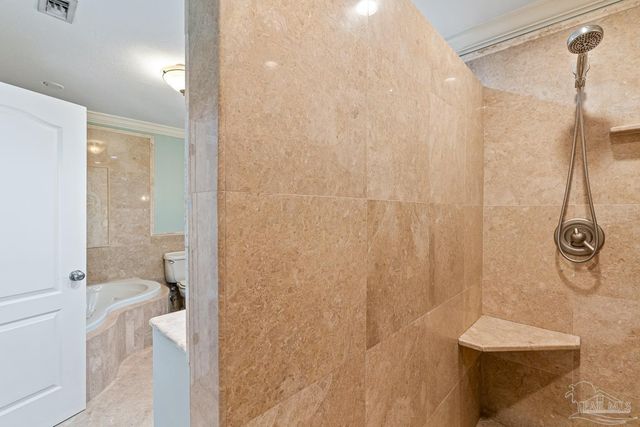 961 Aquamarine Dr, Gulf Breeze, FL 32563