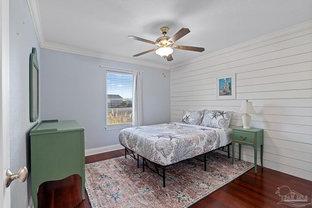 961 Aquamarine Dr, Gulf Breeze, FL 32563