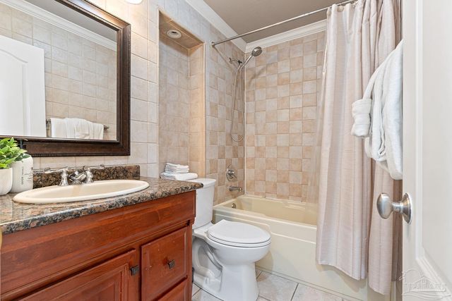 961 Aquamarine Dr, Gulf Breeze, FL 32563