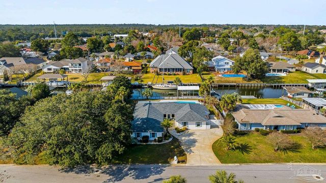 961 Aquamarine Dr, Gulf Breeze, FL 32563