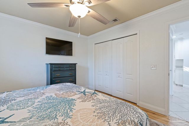 961 Aquamarine Dr, Gulf Breeze, FL 32563