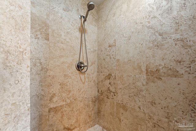 961 Aquamarine Dr, Gulf Breeze, FL 32563