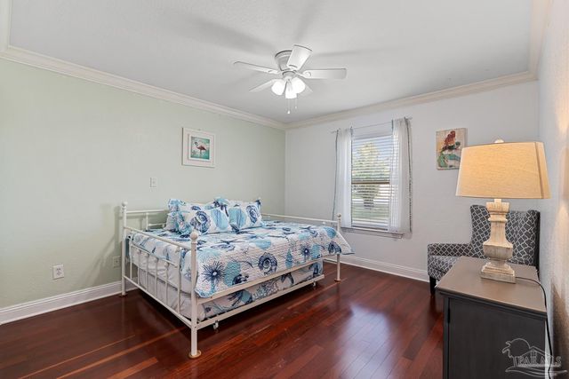 961 Aquamarine Dr, Gulf Breeze, FL 32563