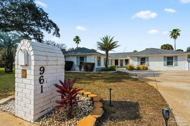 961 Aquamarine Dr, Gulf Breeze, FL 32563