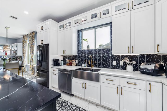 8826 Houston Falls Lane, Richmond, TX 77407