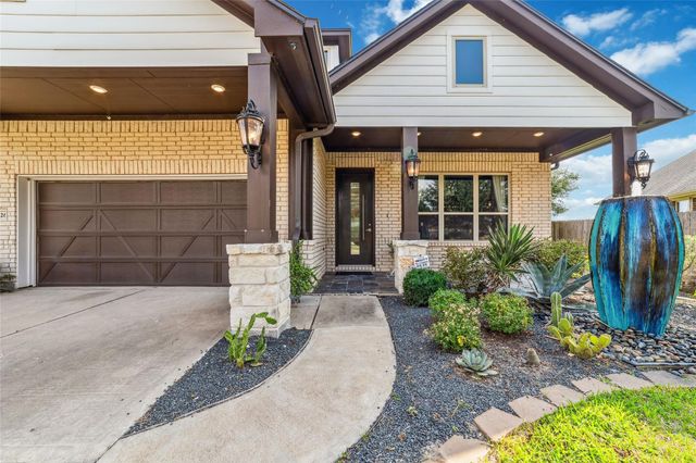 8826 Houston Falls Lane, Richmond, TX 77407