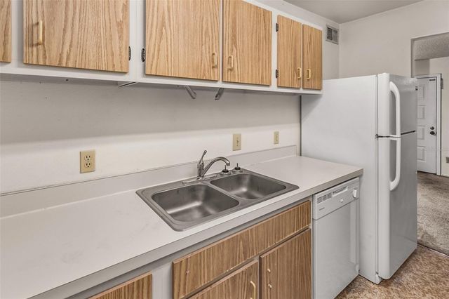 2065 ISLE ROYALE COURT SE 141, Winter Haven, FL 33880