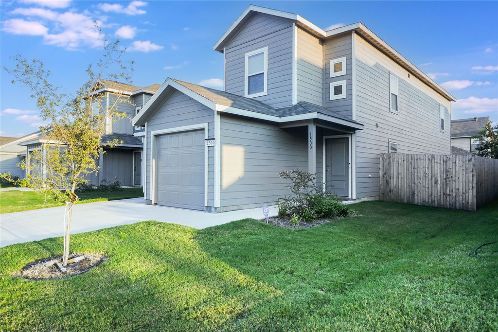 1500 Teak Lane, Fort Worth, TX 76140