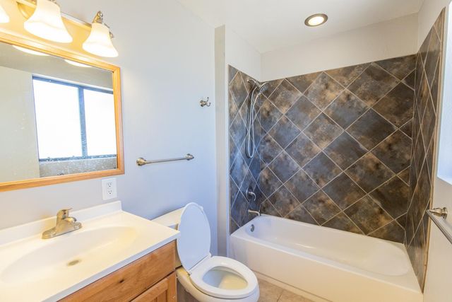 8050 E Clarendon Avenue, Scottsdale, AZ 85251