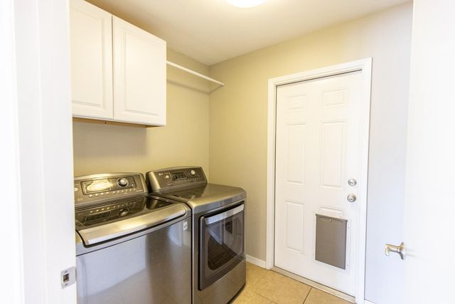 8050 E Clarendon Avenue, Scottsdale, AZ 85251