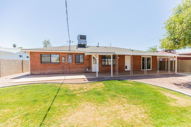 8050 E Clarendon Avenue, Scottsdale, AZ 85251