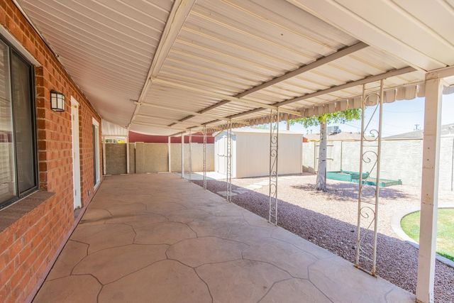 8050 E Clarendon Avenue, Scottsdale, AZ 85251