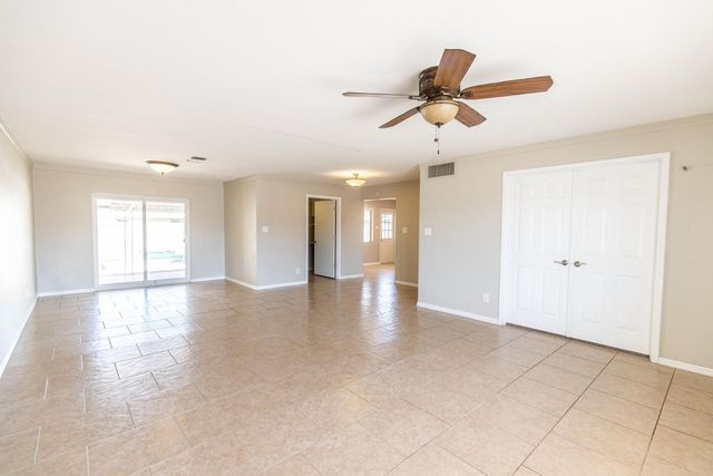 8050 E Clarendon Avenue, Scottsdale, AZ 85251