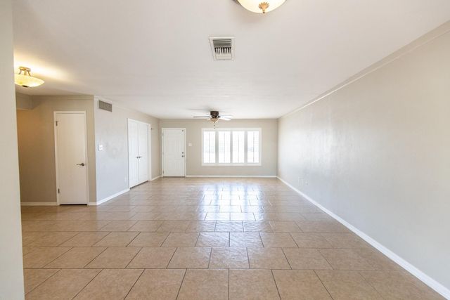 8050 E Clarendon Avenue, Scottsdale, AZ 85251