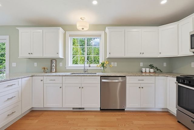 8 Preservation Way, Attleboro, MA 02703