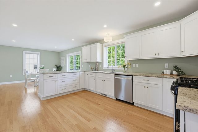 8 Preservation Way, Attleboro, MA 02703
