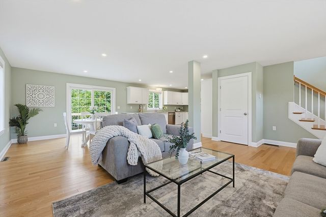 8 Preservation Way, Attleboro, MA 02703