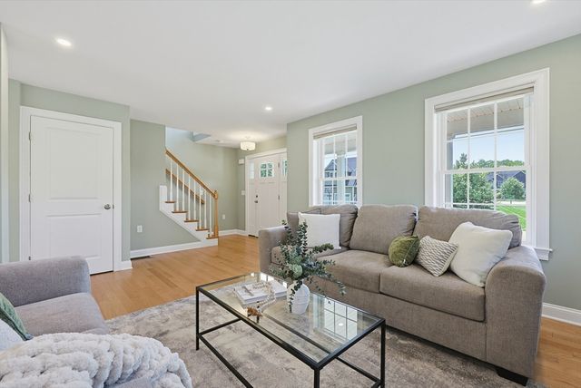 8 Preservation Way, Attleboro, MA 02703