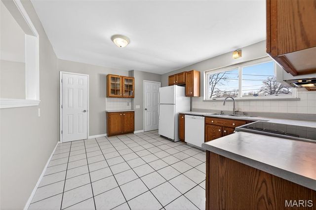 460 Wren Drive, Florissant, MO 63031