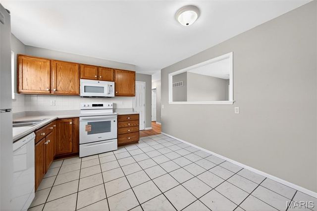 460 Wren Drive, Florissant, MO 63031