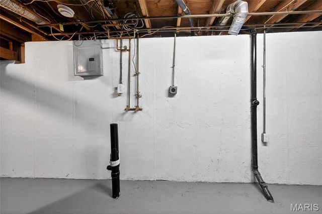 460 Wren Drive, Florissant, MO 63031