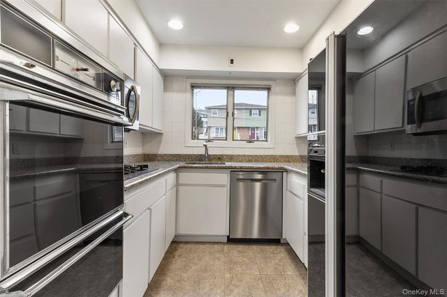 6 Regina Place 1, Yonkers, NY 10703