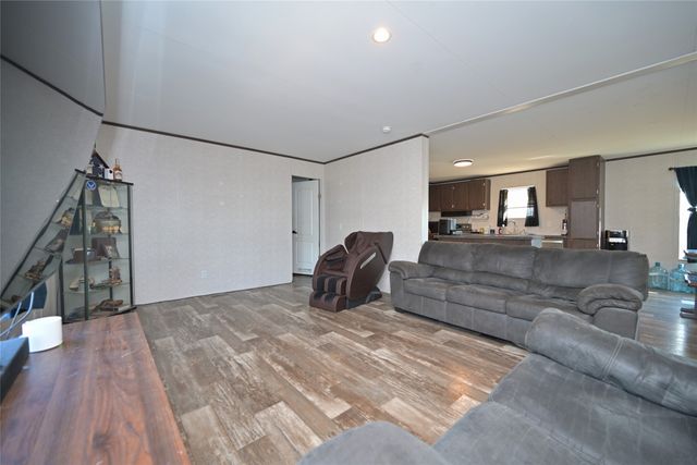 6413 Friesian Drive, Godley, TX 76044