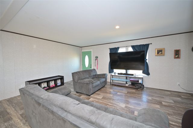 6413 Friesian Drive, Godley, TX 76044