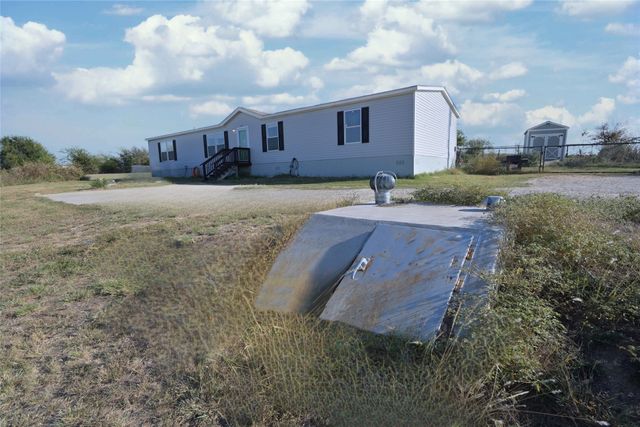 6413 Friesian Drive, Godley, TX 76044