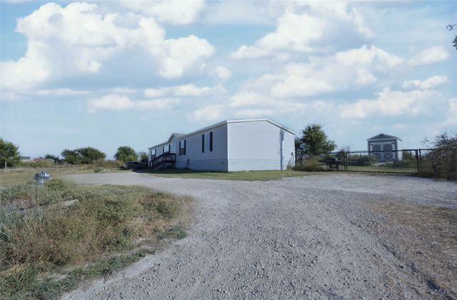6413 Friesian Drive, Godley, TX 76044